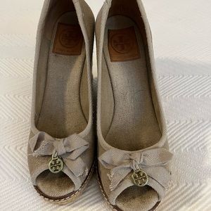 TORY BURCH Jackie Peep-Toe Espadrille Wedge size 7